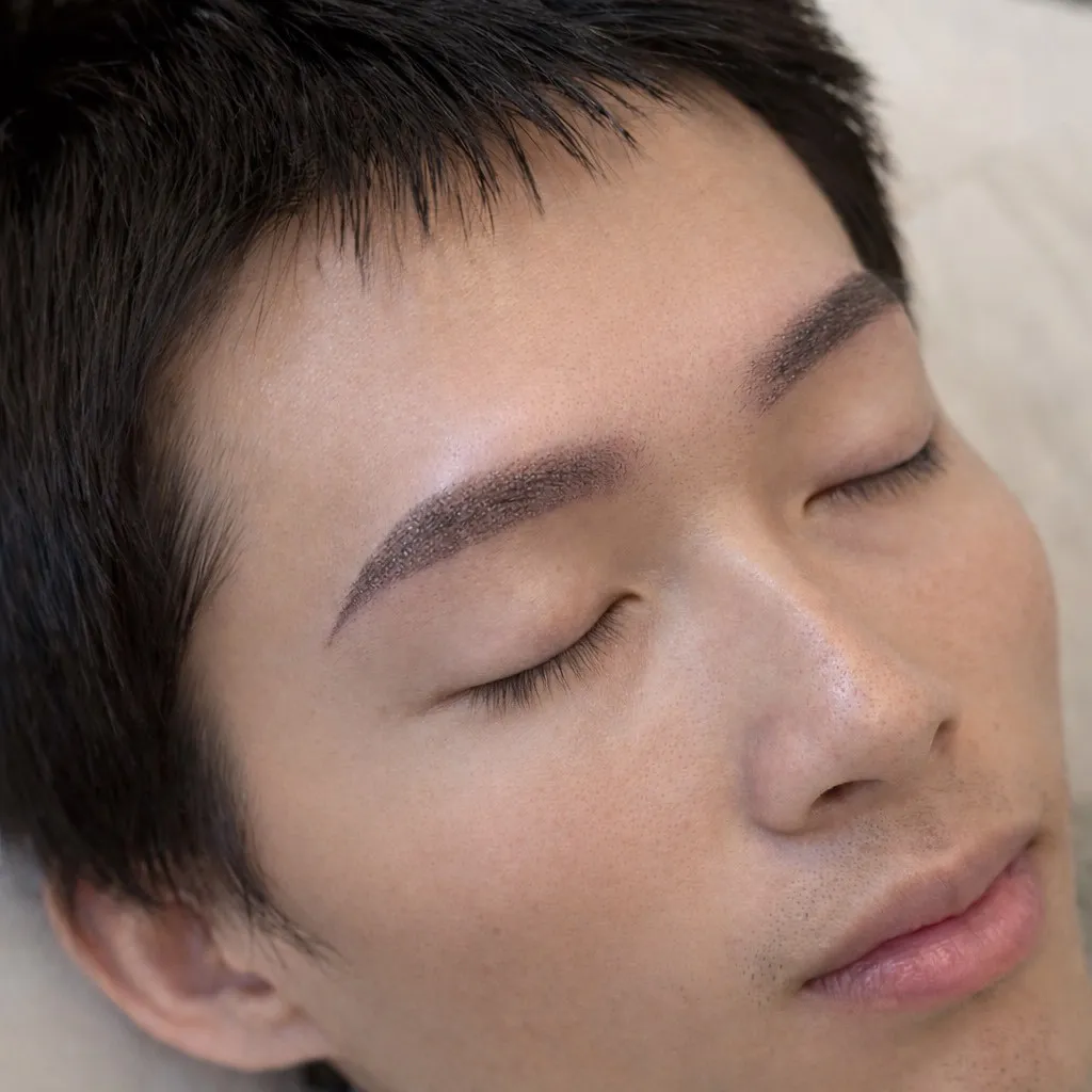 男士自然眉作品 — 乾淨俐落眉型